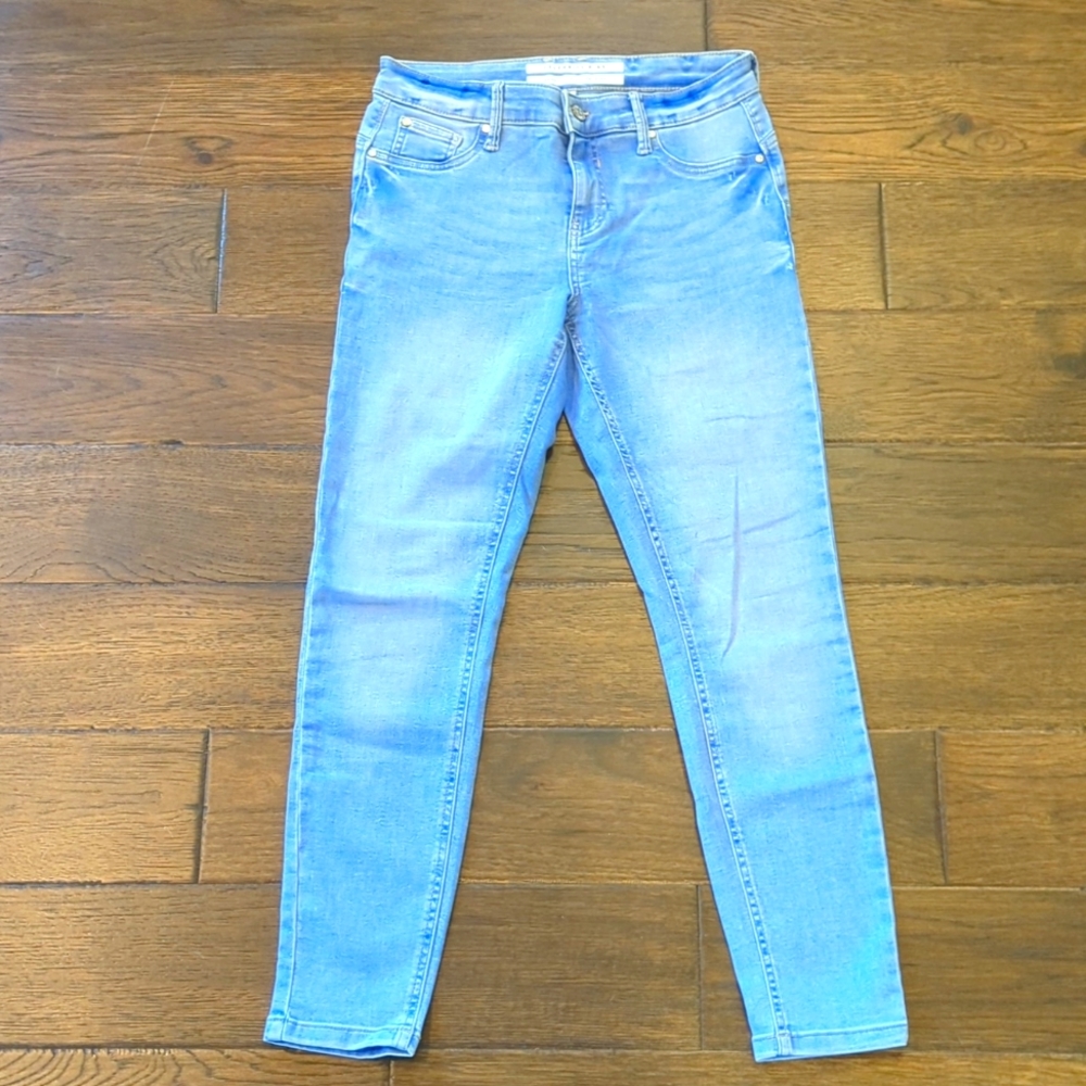 Curvy Skinny Light Blue Jeans
